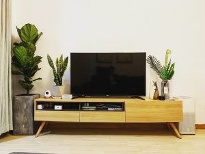 Read more about the article Sådan vælger du det perfekte TV-møbel til dit hjem