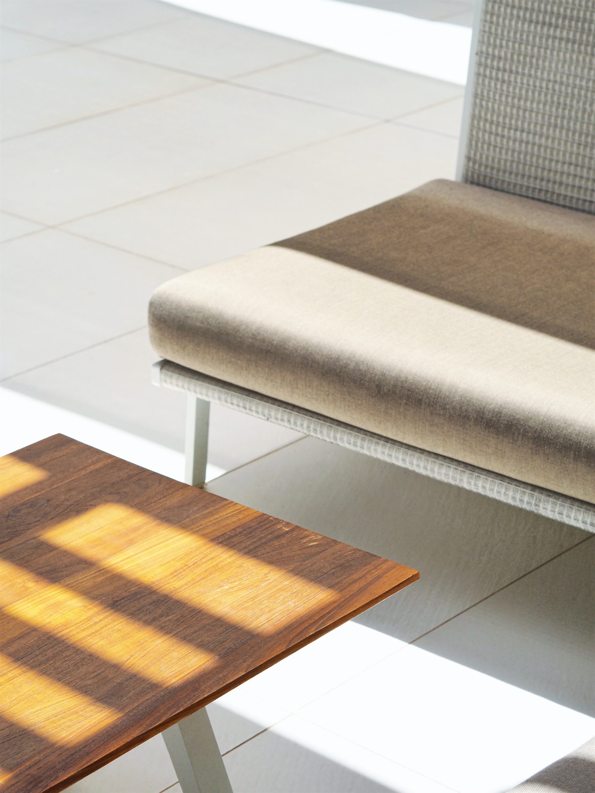 Read more about the article 5 tips til at beskytte dine loungemøbler mod vejrets luner