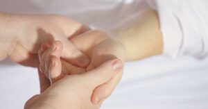 Read more about the article Osteopati Guiden: Alt hvad du skal vide om osteopati